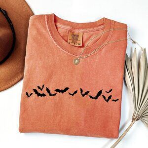 NEW Comfort Colors Vintage Flying Bats Halloween Soft Cotton Tee Shirt for Women